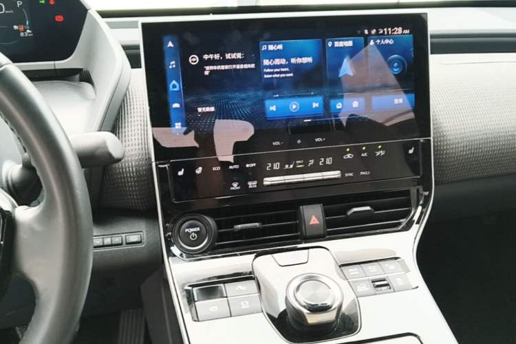 Used Toyota FAW bZ4X 2022 Four-Wheel-Drive High-Performance PRO Edition Audio And AC Panel
