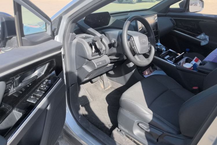 Used Toyota FAW bZ4X 2022 Two-Wheel-Drive Long-Range JOY Edition Driver Seat