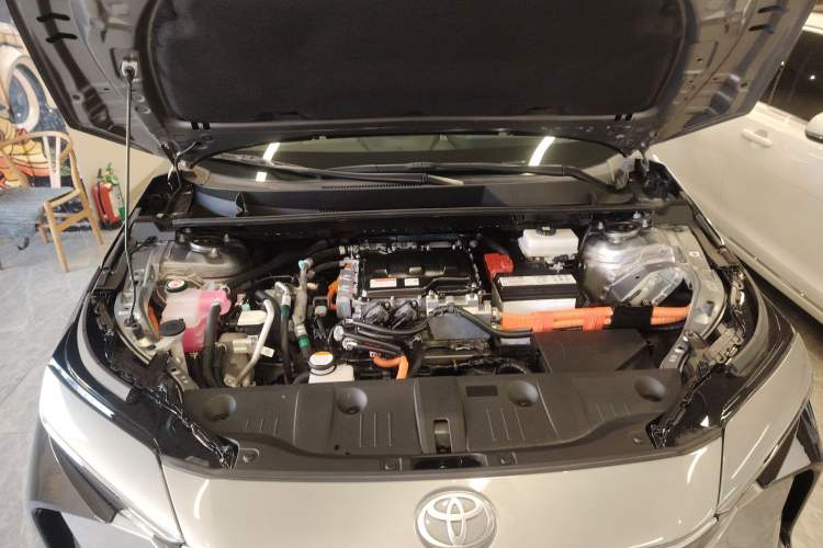 Used Toyota FAW bZ4X 2022 Four-Wheel-Drive High-Performance PRO Edition Engine Bay