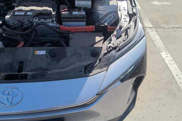 Used Toyota FAW bZ4X 2022 Two-Wheel-Drive Long-Range JOY Edition Engine Bay Left