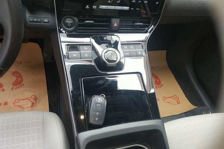 Used Toyota FAW bZ4X 2022 Two-Wheel Drive Long-Range PRO Version Gear Lever