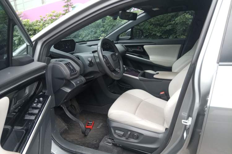Used Toyota FAW bZ4X 2022 Two-Wheel Drive Long-Range PRO Version Interior 3