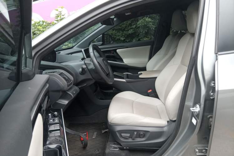 Used Toyota FAW bZ4X 2022 Two-Wheel Drive Long-Range PRO Version Left Front Seat