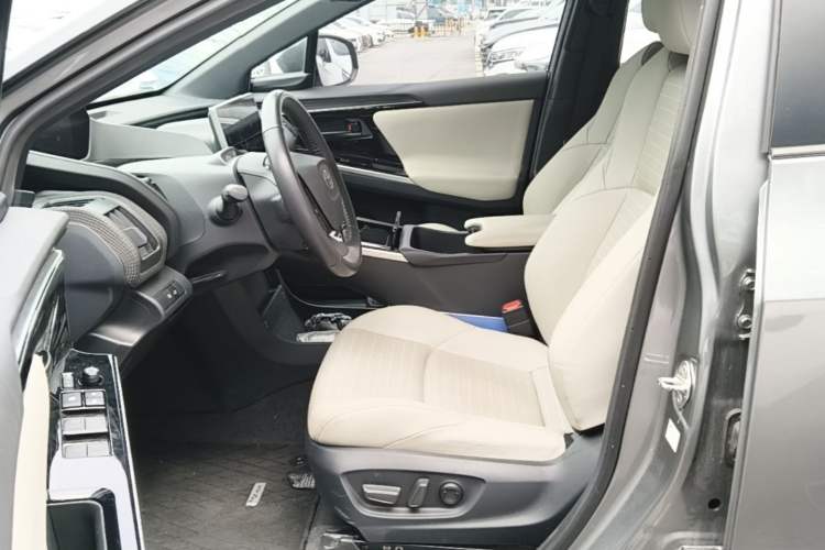 Used Toyota FAW bZ4X 2022 Four-Wheel-Drive High-Performance PRO Edition Left Front Seat