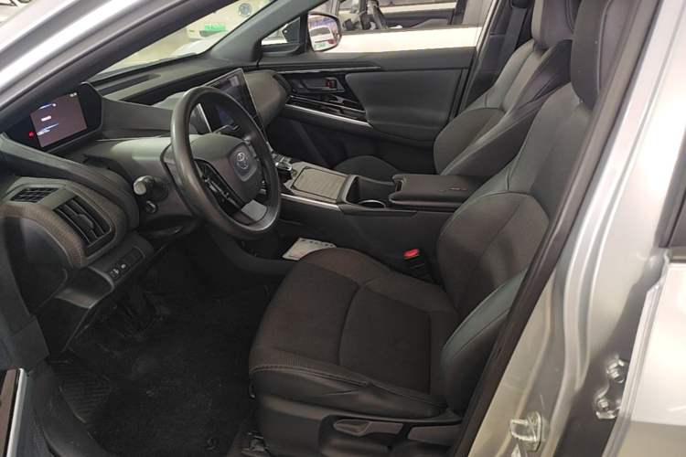 Used Toyota FAW bZ4X 2022 Two-Wheel-Drive Long-Range JOY Edition Left Front Seat