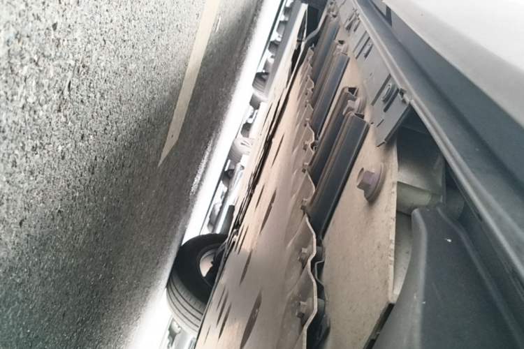 Used Toyota FAW bZ4X 2022 Four-Wheel-Drive High-Performance PRO Edition Left Side Sill