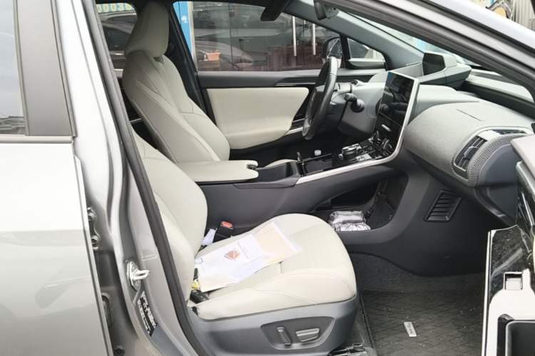 Used Toyota FAW bZ4X 2022 Four-Wheel-Drive High-Performance PRO Edition Right Front Seat