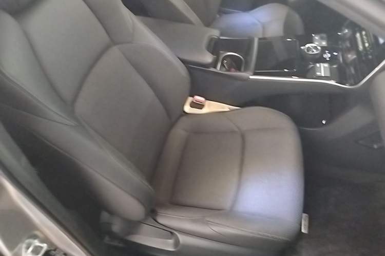 Used Toyota FAW bZ4X 2022 Two-Wheel-Drive Long-Range JOY Edition Right Front Seat