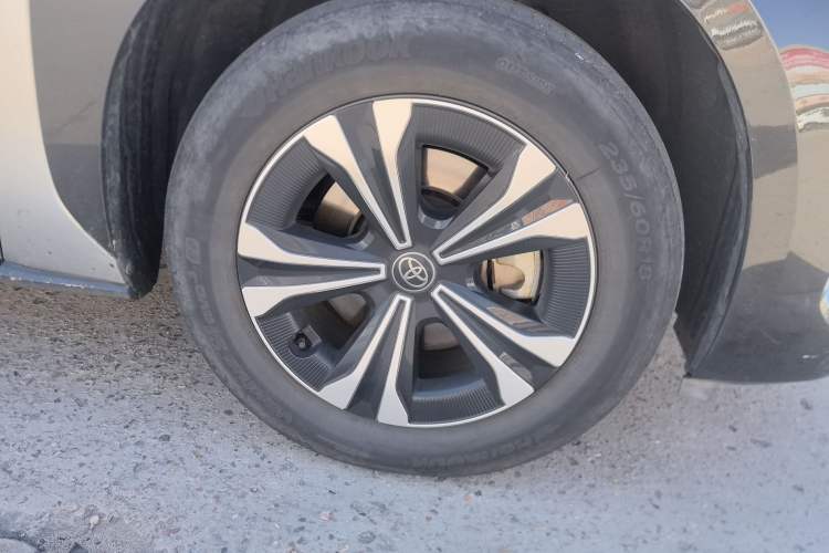 Used Toyota FAW bZ4X 2022 Two-Wheel-Drive Long-Range JOY Edition Right Front Wheel Hub