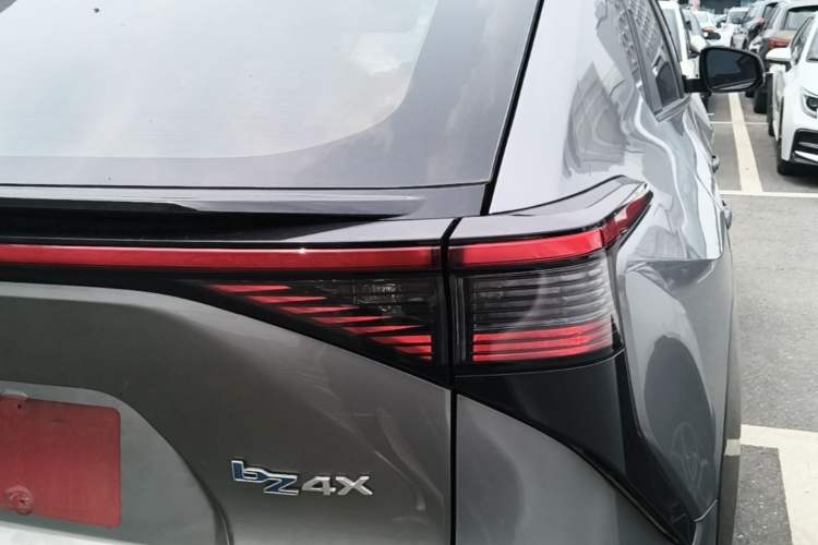 Used Toyota FAW bZ4X 2022 Four-Wheel-Drive High-Performance PRO Edition Right Rear Taillight