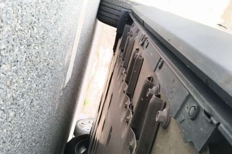Used Toyota FAW bZ4X 2022 Four-Wheel-Drive High-Performance PRO Edition Right Side Sill