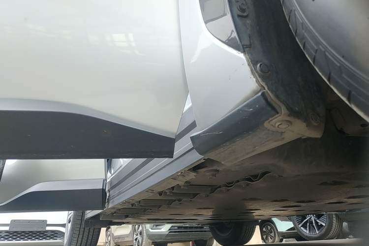 Used Toyota FAW bZ4X 2022 Two-Wheel Drive Long-Range PRO Version Right Side Sill