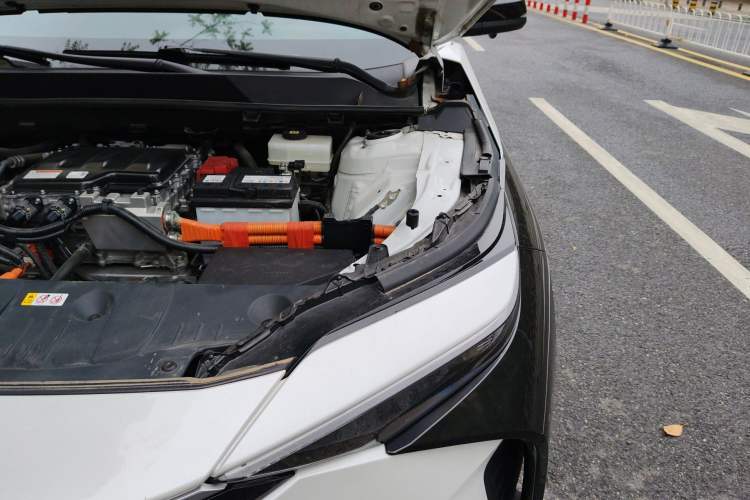 Used Toyota FAW bZ4X 2022 Two-Wheel-Drive Long-Range JOY Edition Engine Bay Left
