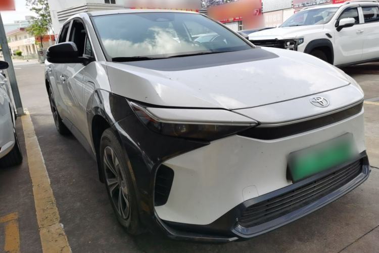 Used Toyota FAW bZ4X 2022 Two-Wheel-Drive Long-Range JOY Edition Front Right 45 Deg
