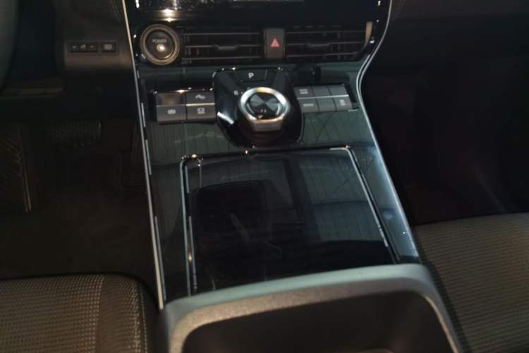 Used Toyota FAW bZ4X 2022 Two-Wheel-Drive Long-Range JOY Edition Gear Lever
