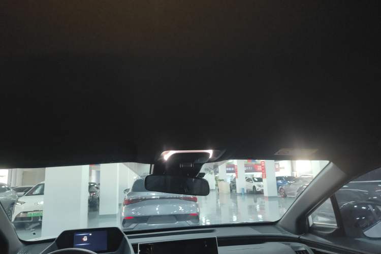 Used Toyota FAW bZ4X 2022 Two-Wheel-Drive Long-Range JOY Edition Headliner