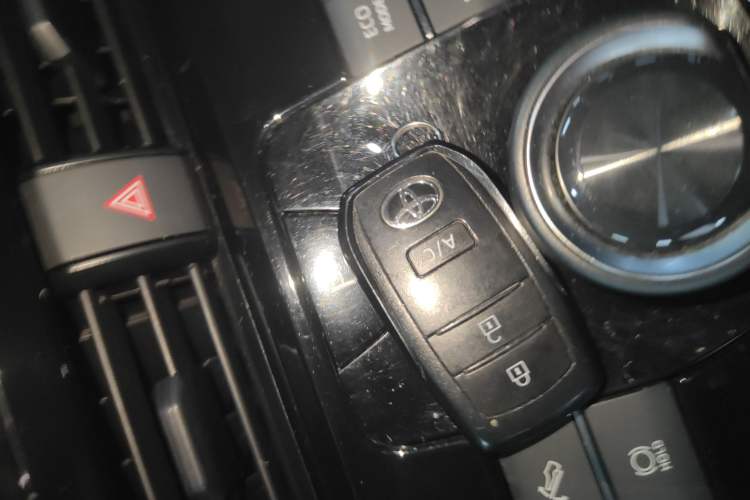 Used Toyota FAW bZ4X 2022 Two-Wheel-Drive Long-Range JOY Edition Interior 1