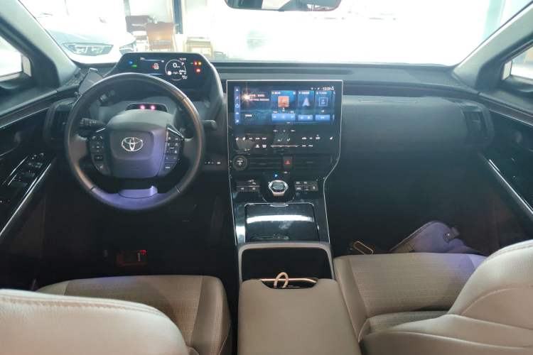 Used Toyota FAW bZ4X 2022 Four-Wheel-Drive High-Performance PRO Edition Interior 2