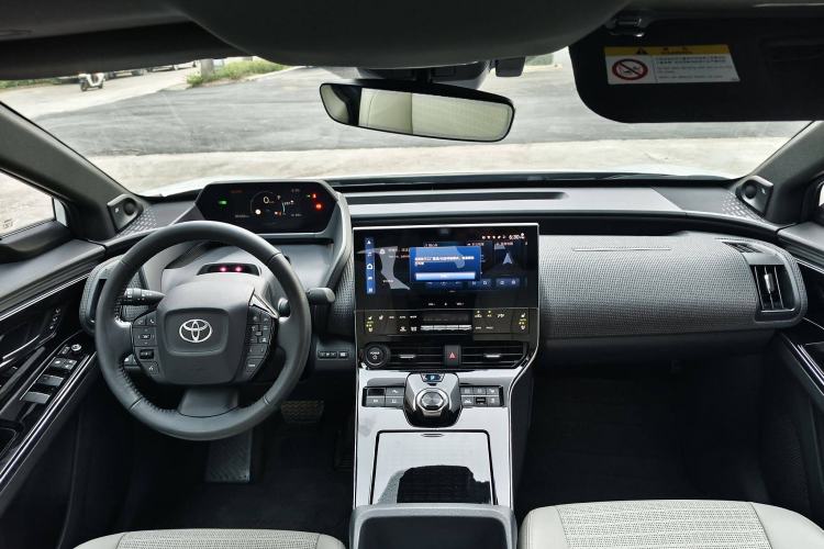 Used Toyota FAW bZ4X 2022 Four-Wheel-Drive High-Performance Premium Edition Interior 5