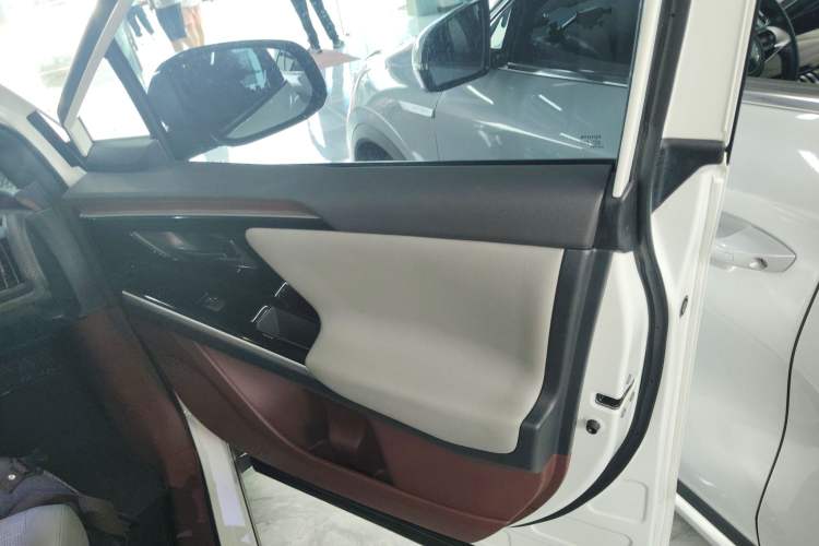 Used Toyota FAW bZ4X 2022 Four-Wheel-Drive High-Performance PRO Edition Interior 5