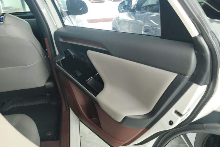 Used Toyota FAW bZ4X 2022 Four-Wheel-Drive High-Performance PRO Edition Interior 6