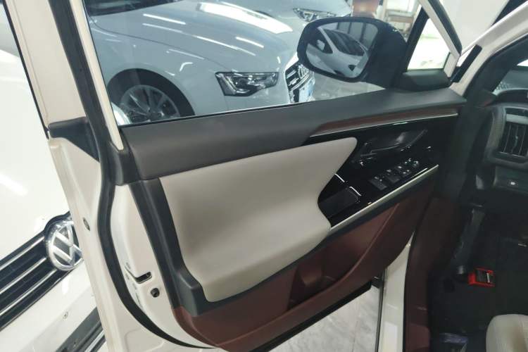 Used Toyota FAW bZ4X 2022 Four-Wheel-Drive High-Performance PRO Edition Interior 7