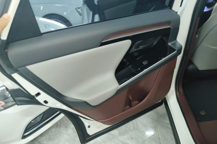 Used Toyota FAW bZ4X 2022 Four-Wheel-Drive High-Performance PRO Edition Interior 8
