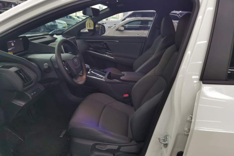 Used Toyota FAW bZ4X 2022 Two-Wheel-Drive Long-Range JOY Edition Left Front Seat