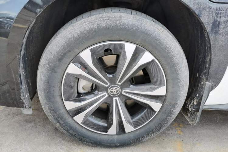 Used Toyota FAW bZ4X 2022 Two-Wheel-Drive Long-Range JOY Edition Left Front Wheel Hub