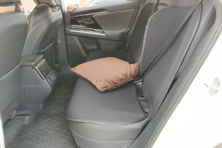 Used Toyota FAW bZ4X 2022 Two-Wheel-Drive Long-Range JOY Edition Left Rear Seat