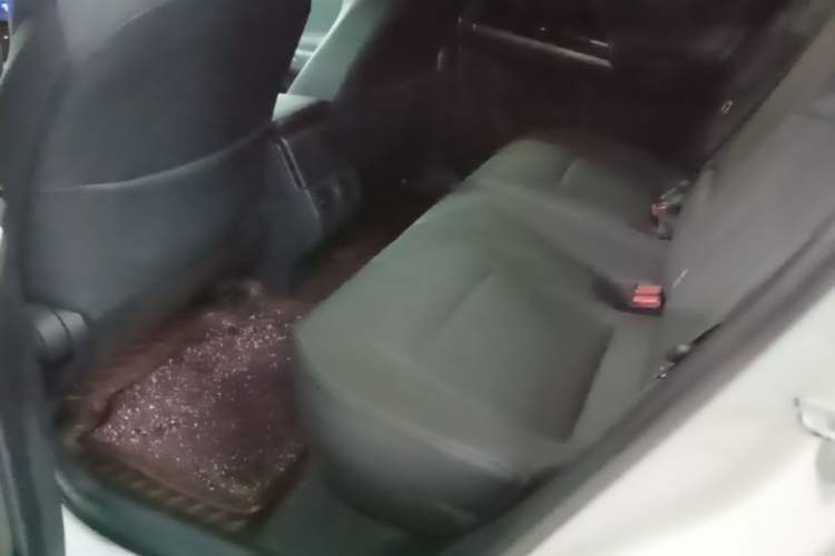 Used Toyota FAW bZ4X 2022 Two-Wheel-Drive Long-Range JOY Edition Left Rear Seat