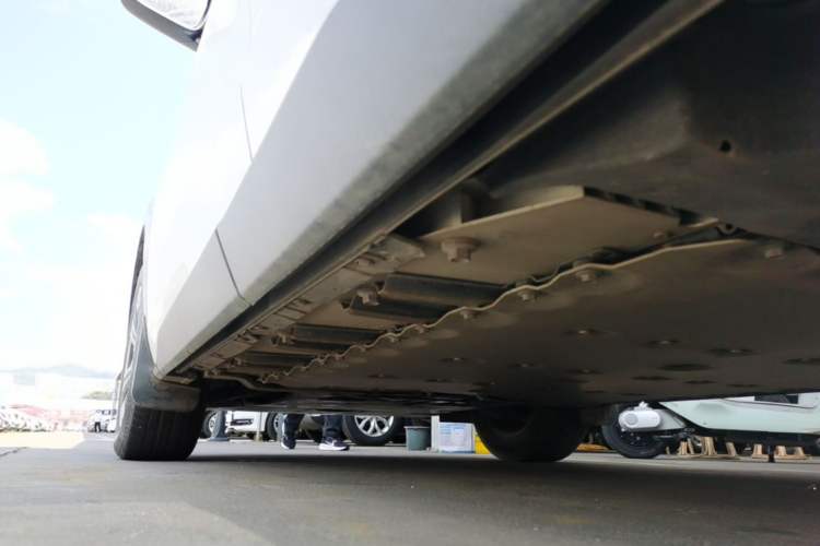 Used Toyota FAW bZ4X 2022 Two-Wheel-Drive Long-Range JOY Edition Left Side Sill