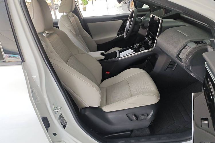 Used Toyota FAW bZ4X 2022 Four-Wheel-Drive High-Performance Premium Edition Right Front Seat