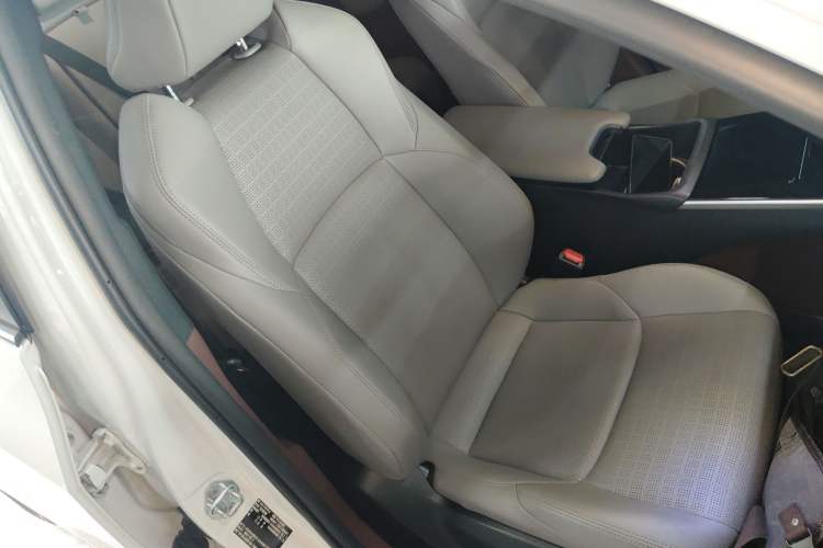 Used Toyota FAW bZ4X 2022 Four-Wheel-Drive High-Performance PRO Edition Right Front Seat