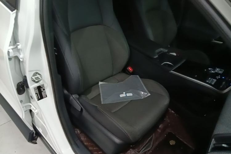 Used Toyota FAW bZ4X 2022 Two-Wheel-Drive Long-Range JOY Edition Right Front Seat