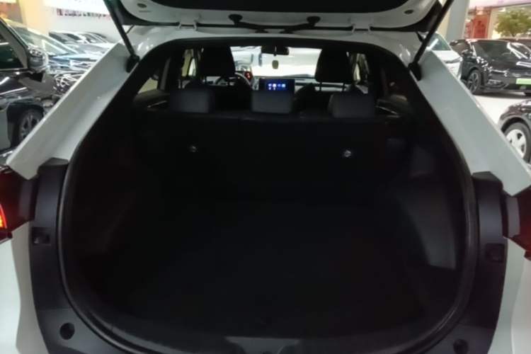 Used Toyota FAW bZ4X 2022 Two-Wheel-Drive Long-Range JOY Edition Trunk