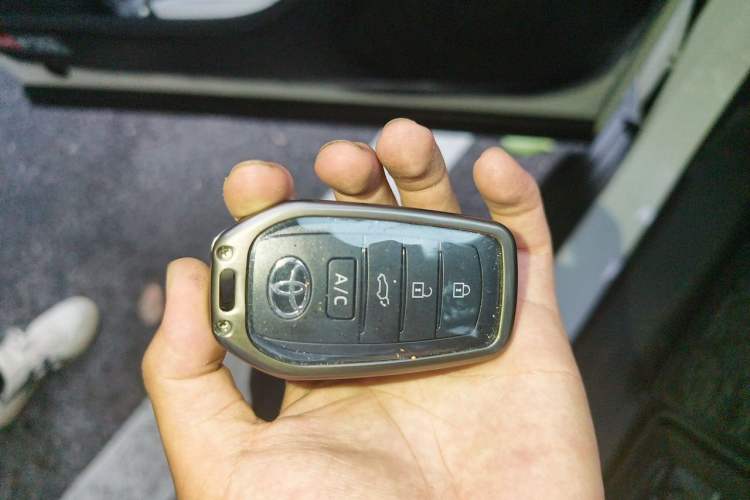 Used Toyota FAW bZ4X 2022 Four-Wheel-Drive High-Performance Premium Edition Vehicle Key