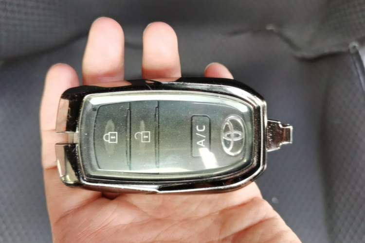 Used Toyota FAW bZ4X 2022 Two-Wheel-Drive Long-Range JOY Edition Vehicle Key