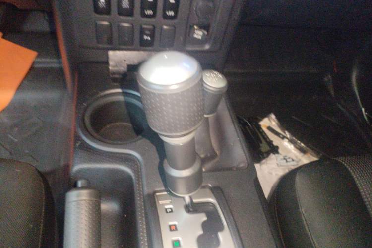 Used Toyota FJ Cruiser  Gear Lever