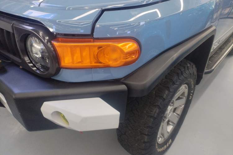 Used Toyota FJ Cruiser  Left Front Headlight