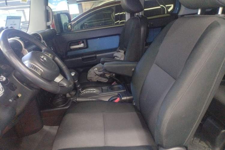 Used Toyota FJ Cruiser  Left Front Seat