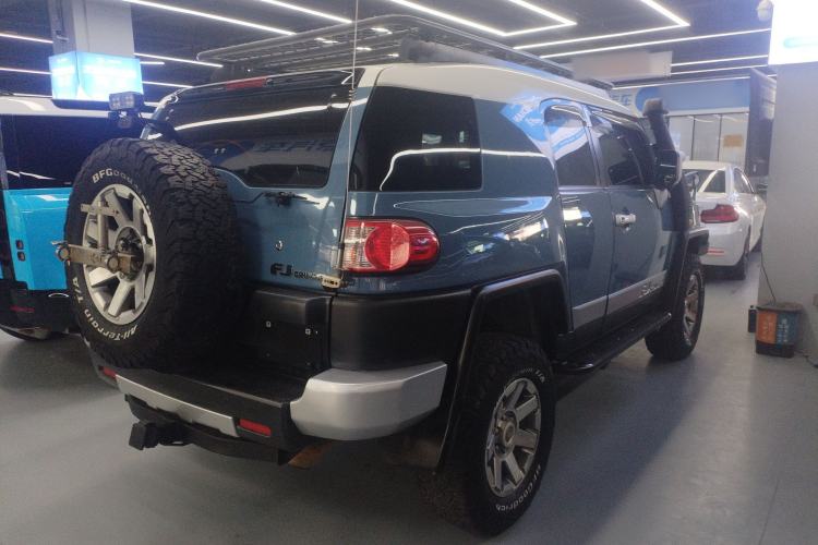 Used Toyota FJ Cruiser  Rear Right 45 Deg