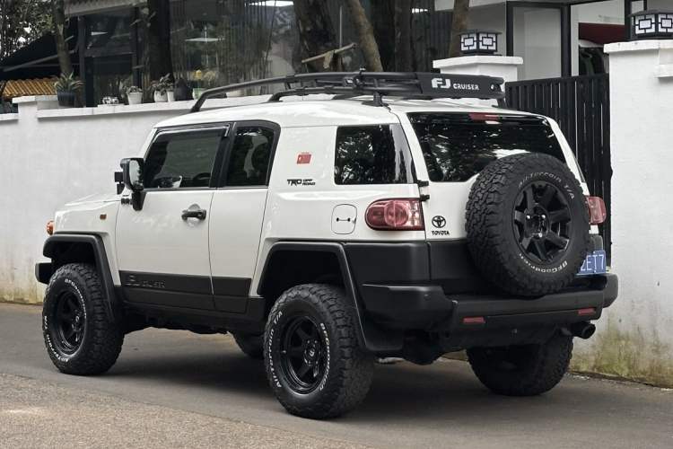 Used Toyota FJ Cruiser  Exterior 4