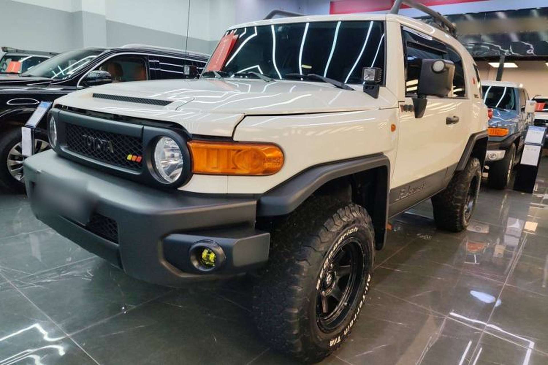 Used Toyota FJ Cruiser  Front Left 45 Deg