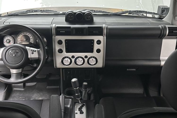 Used Toyota FJ Cruiser  Interior 3