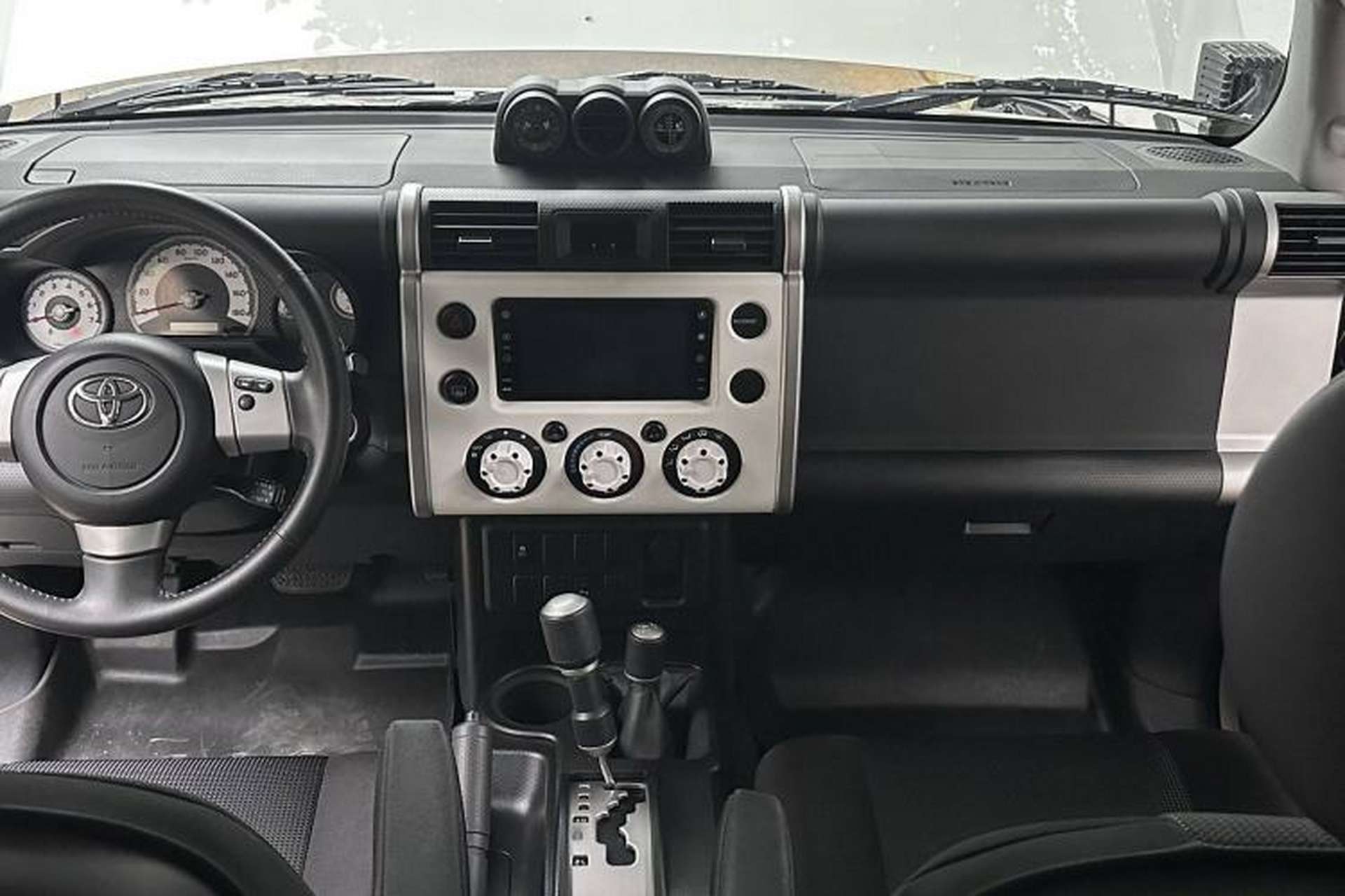 Used Toyota FJ Cruiser  Interior 3