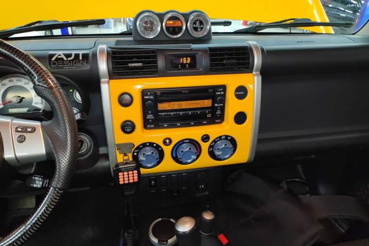 Used Toyota FJ Cruiser  Audio And AC Panel