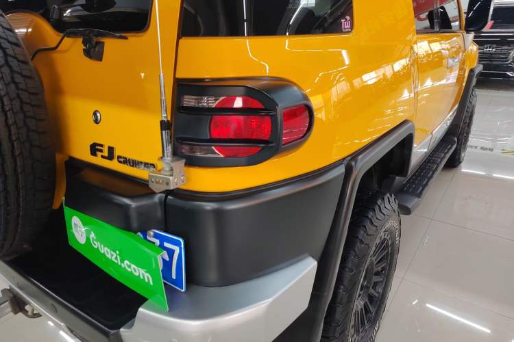 Used Toyota FJ Cruiser  Exterior 2