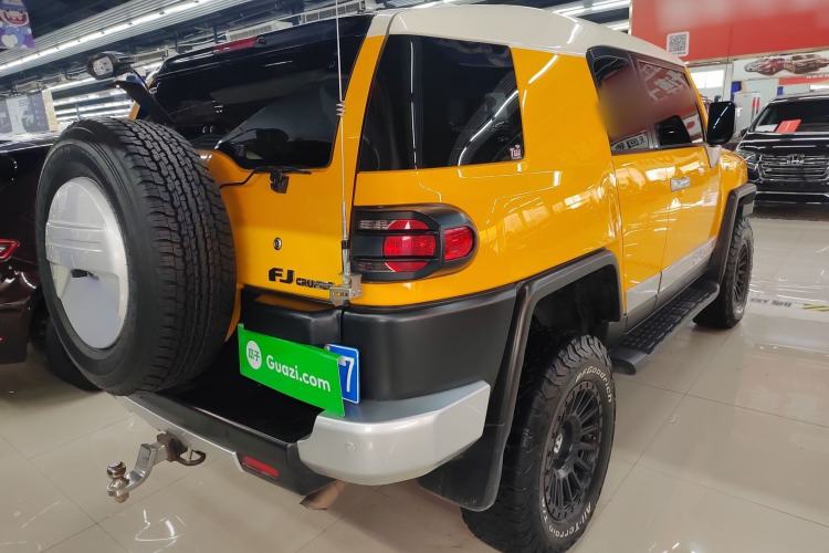 Used Toyota FJ Cruiser  Rear Right 45 Deg