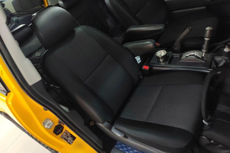 Used Toyota FJ Cruiser  Right Front Seat
